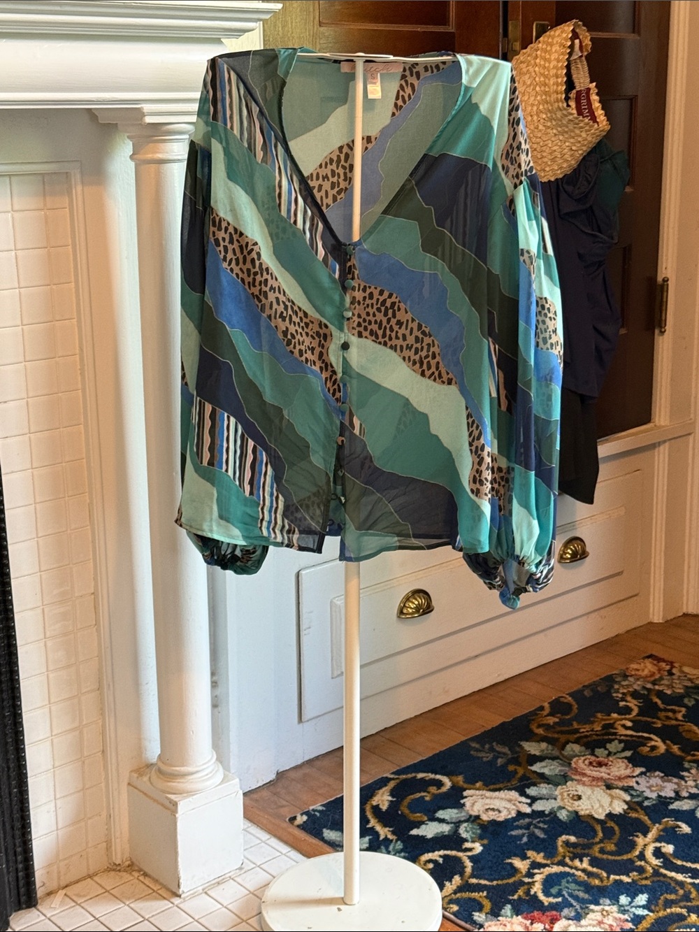 Hutch Teal Aqua Navy Abstract Print Button-Front Blouse- worn a few times‎